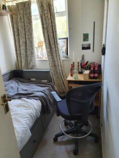 weydon-hill-close-gu9-8pa-931660