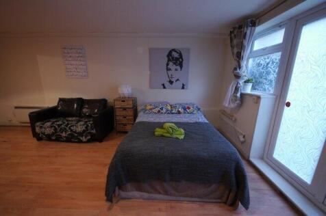 chatsworth-road-nw2-4bl-981504