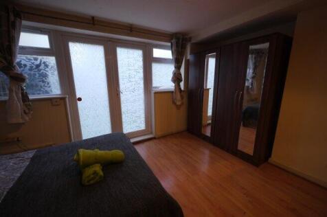chatsworth-road-nw2-4bl-981497