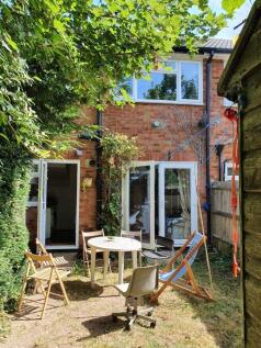 weydon-hill-close-gu9-8pa-931666