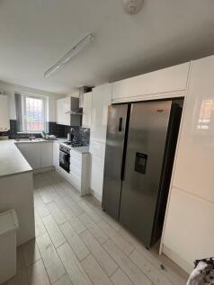 eston-street-m13-0ff-983334