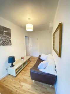 salford-house-e14-3hz-983406
