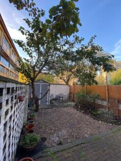 salford-house-e14-3hz-983413