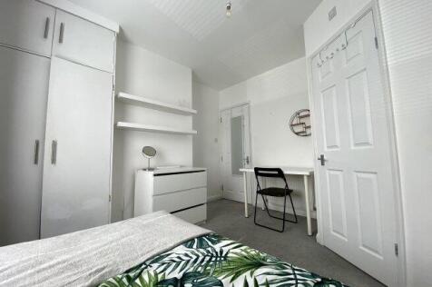 upper-court-road-kt19-8rd-934485