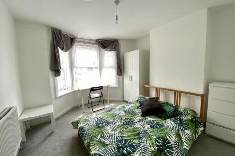 upper-court-road-kt19-8rd-934481