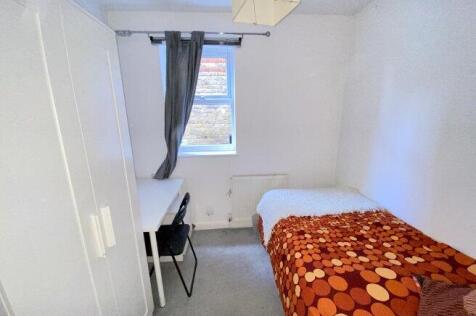upper-court-road-kt19-8rd-934483
