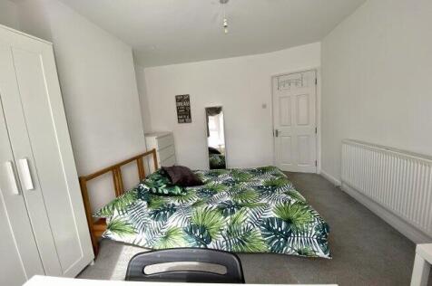 upper-court-road-kt19-8rd-934480