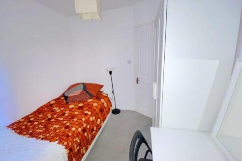 upper-court-road-kt19-8rd-934482