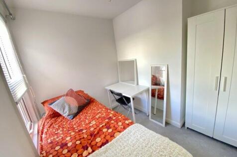 upper-court-road-kt19-8rd-934489