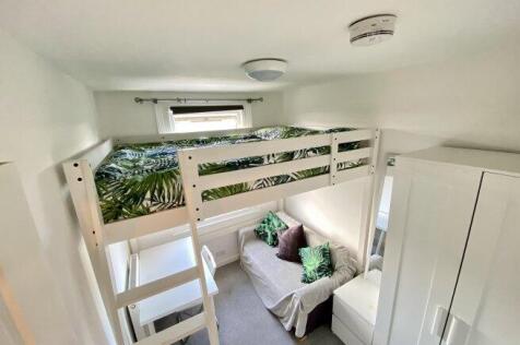 upper-court-road-kt19-8rd-934491