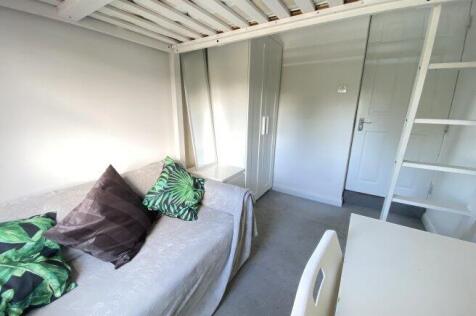 upper-court-road-kt19-8rd-934490
