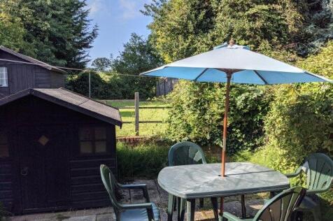 long-meadow-way-ct2-7bt-926622
