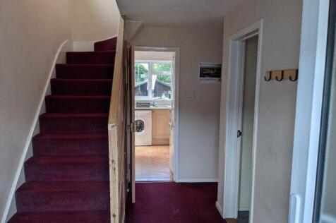 long-meadow-way-ct2-7bt-926614