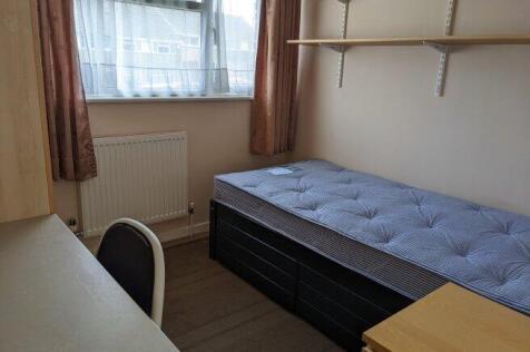 long-meadow-way-ct2-7bt-931637