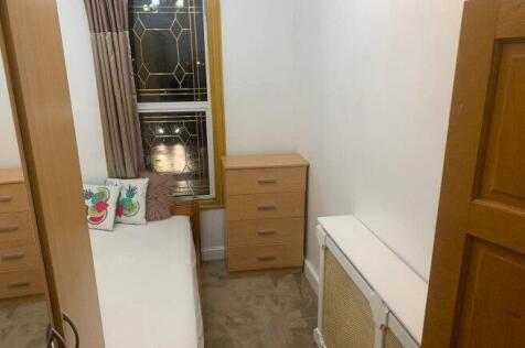 hoe-street-e17-9bg-992111