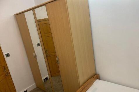 hoe-street-e17-9bg-992106