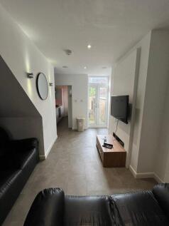 watford-street-st4-2ew-992545