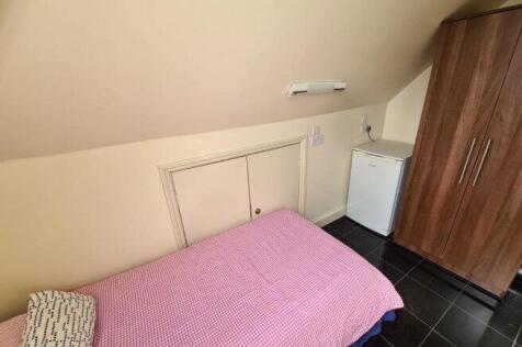 chatsworth-road-nw2-4bl-994895