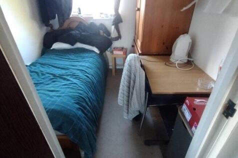 pine-tree-avenue-ct2-7sz-932518