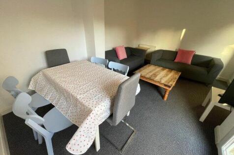 hillside-avenue-ct2-8ez-1015075