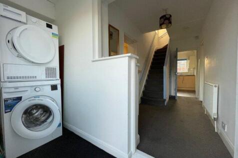 hillside-avenue-ct2-8ez-1015082