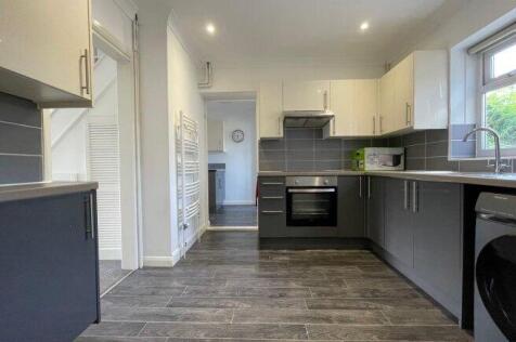 hillside-avenue-ct2-8ez-1014987