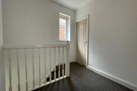 hillside-avenue-ct2-8ez-1014988