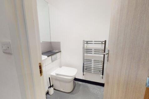 lower-brown-street-le1-5th-995748