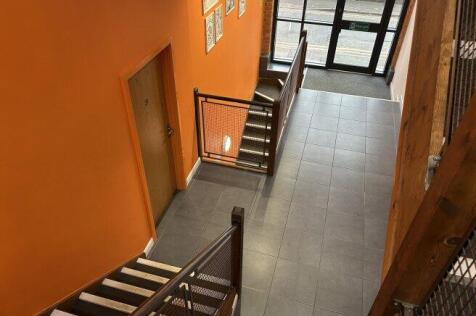 lower-brown-street-le1-5th-995752