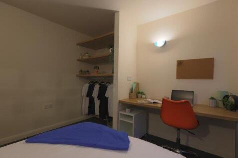 lower-brown-street-le1-5th-996444