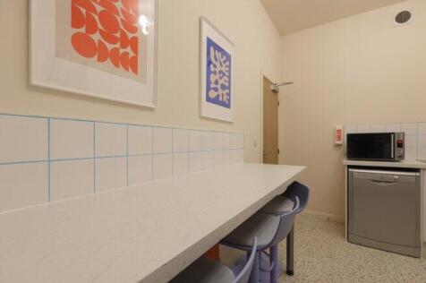 lower-brown-street-le1-5th-996446