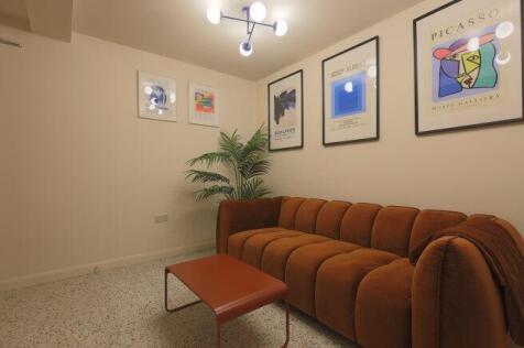 lower-brown-street-le1-5th-996450