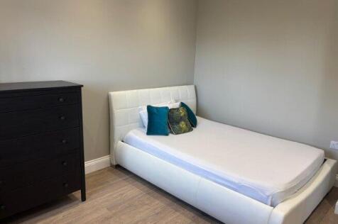 bowes-rd-n11-1ah-982738