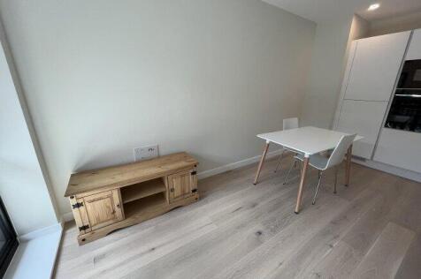 middle-road-w7-3fr-1022179