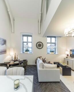 Living/Dining Area
