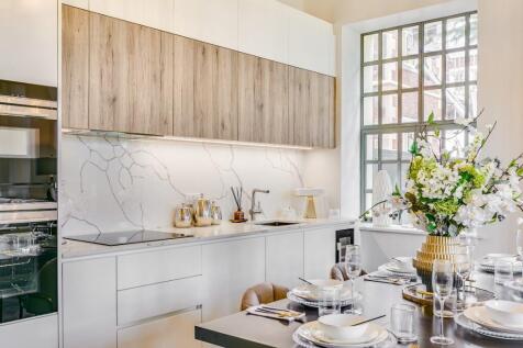 Kitchen/Dining Area