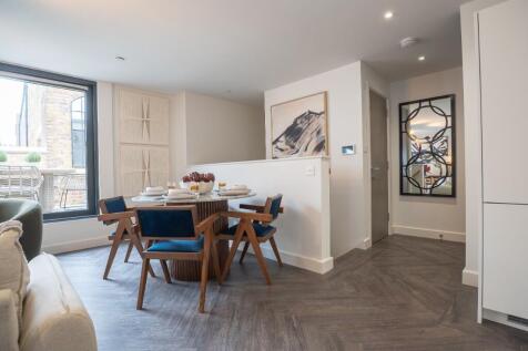 Living/Dining Area