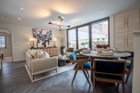 Living/Dining Area