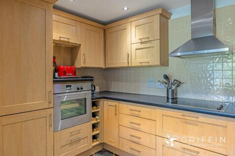 Kitchen 2.jpg