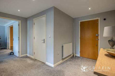 Hallway 2.jpg