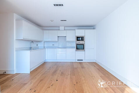Lounge &amp; Kitchen
