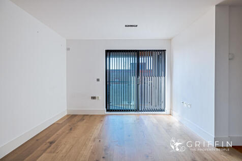 Lounge &amp; Kitchen