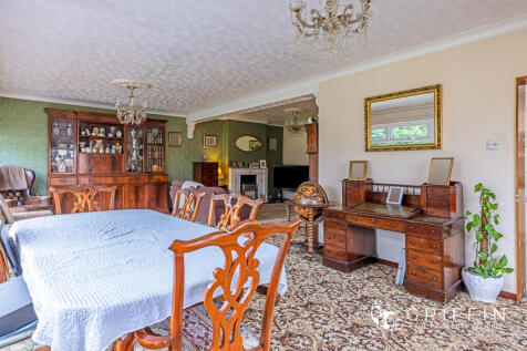 Lounge &amp; Dining