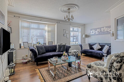 Lounge &amp; Dining