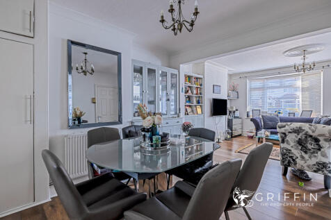 Lounge &amp; Dining