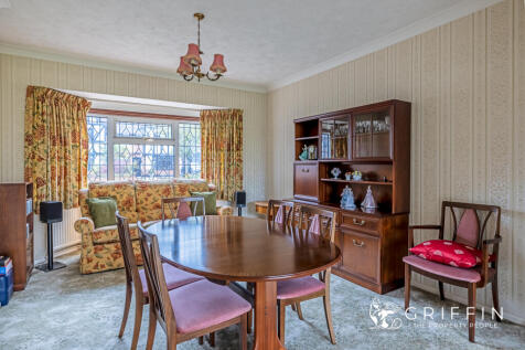 Lounge &amp; Dining