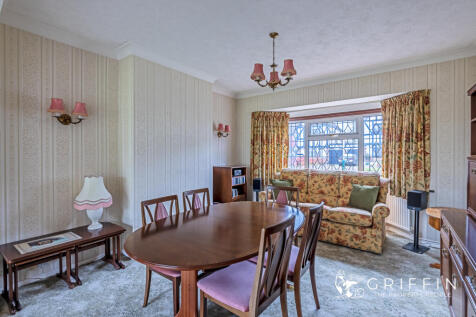 Lounge &amp; Dining