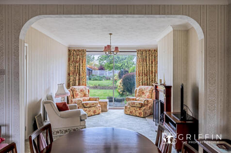Lounge &amp; Dining