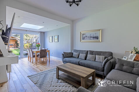 Lounge &amp; Dining