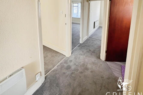 deeeaf07hallway